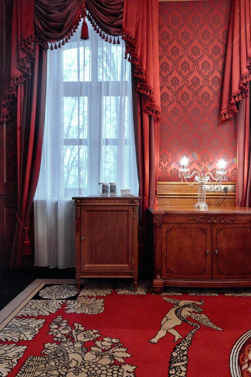 Hotel Koronny Zamość Esterno foto