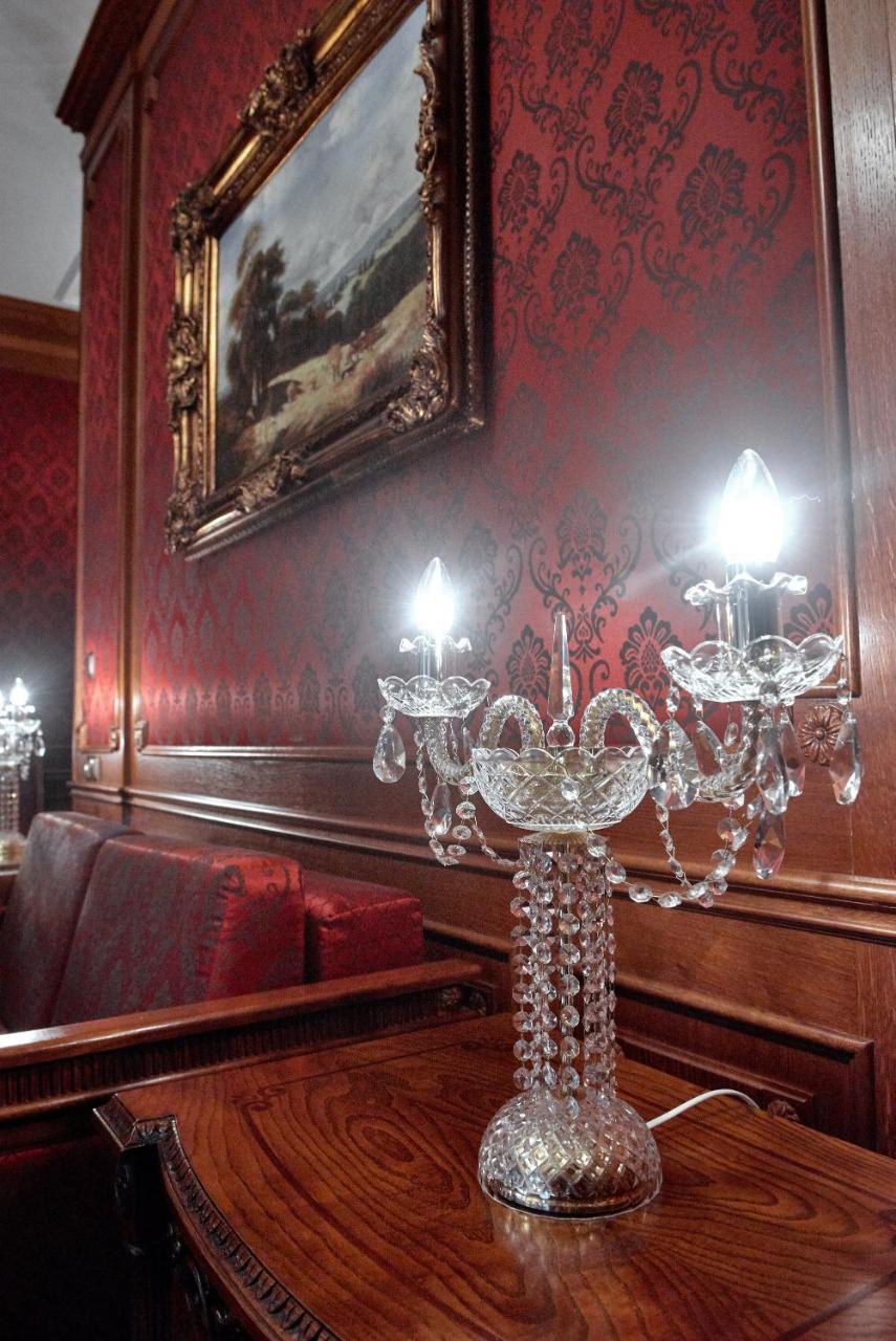 Hotel Koronny Zamość Esterno foto