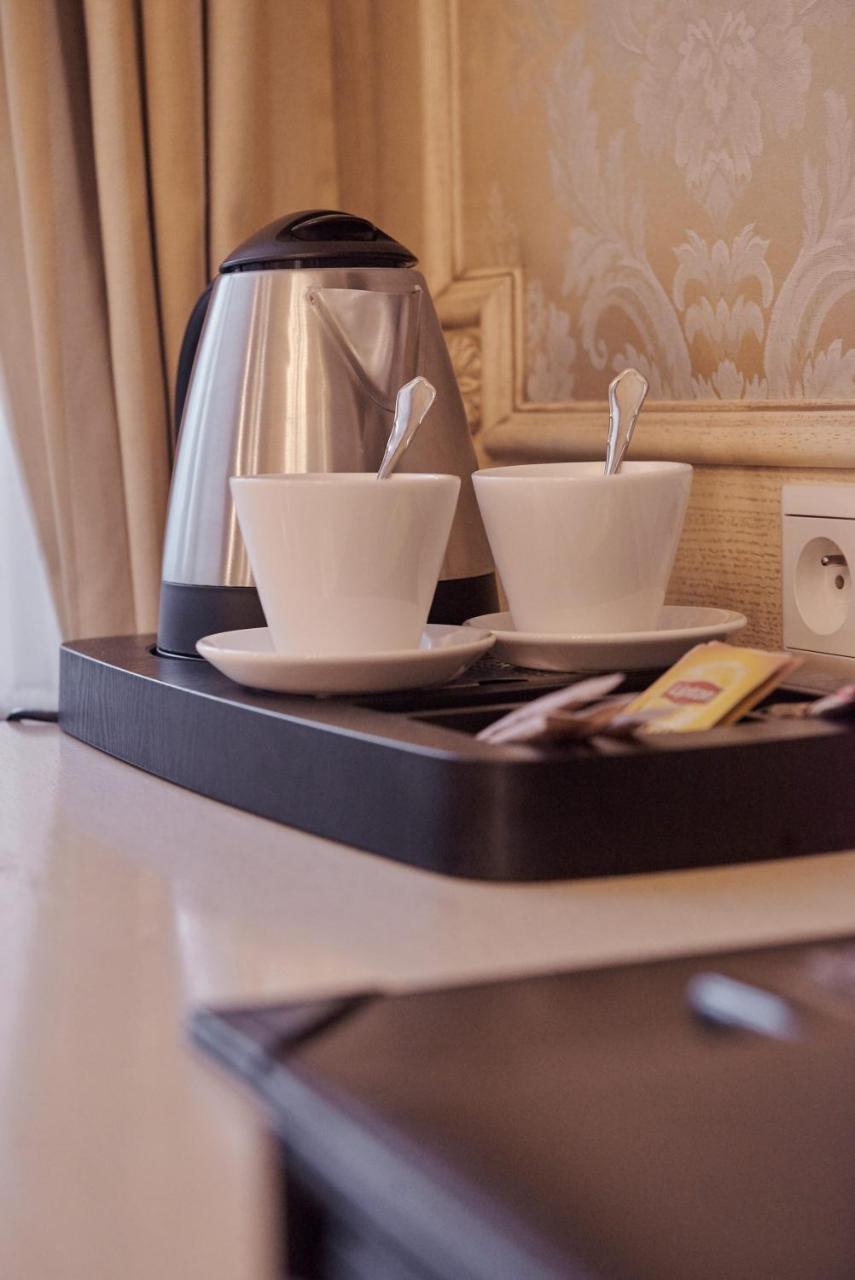 Hotel Koronny Zamość Esterno foto